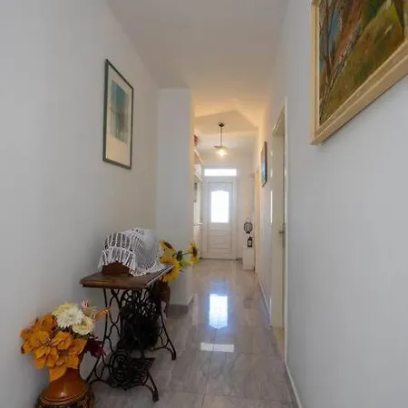 Apartamento Gina Near The Sea Omiš