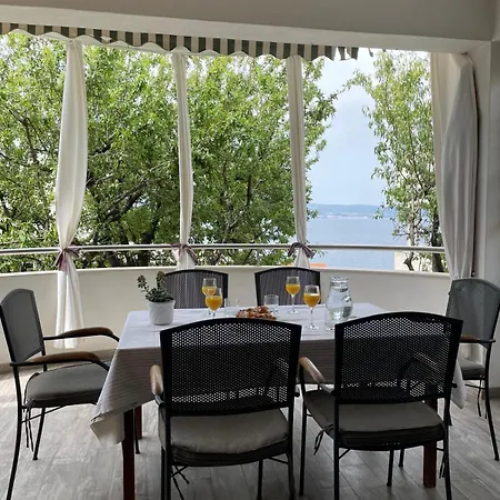 Apartamento Gina Near The Sea